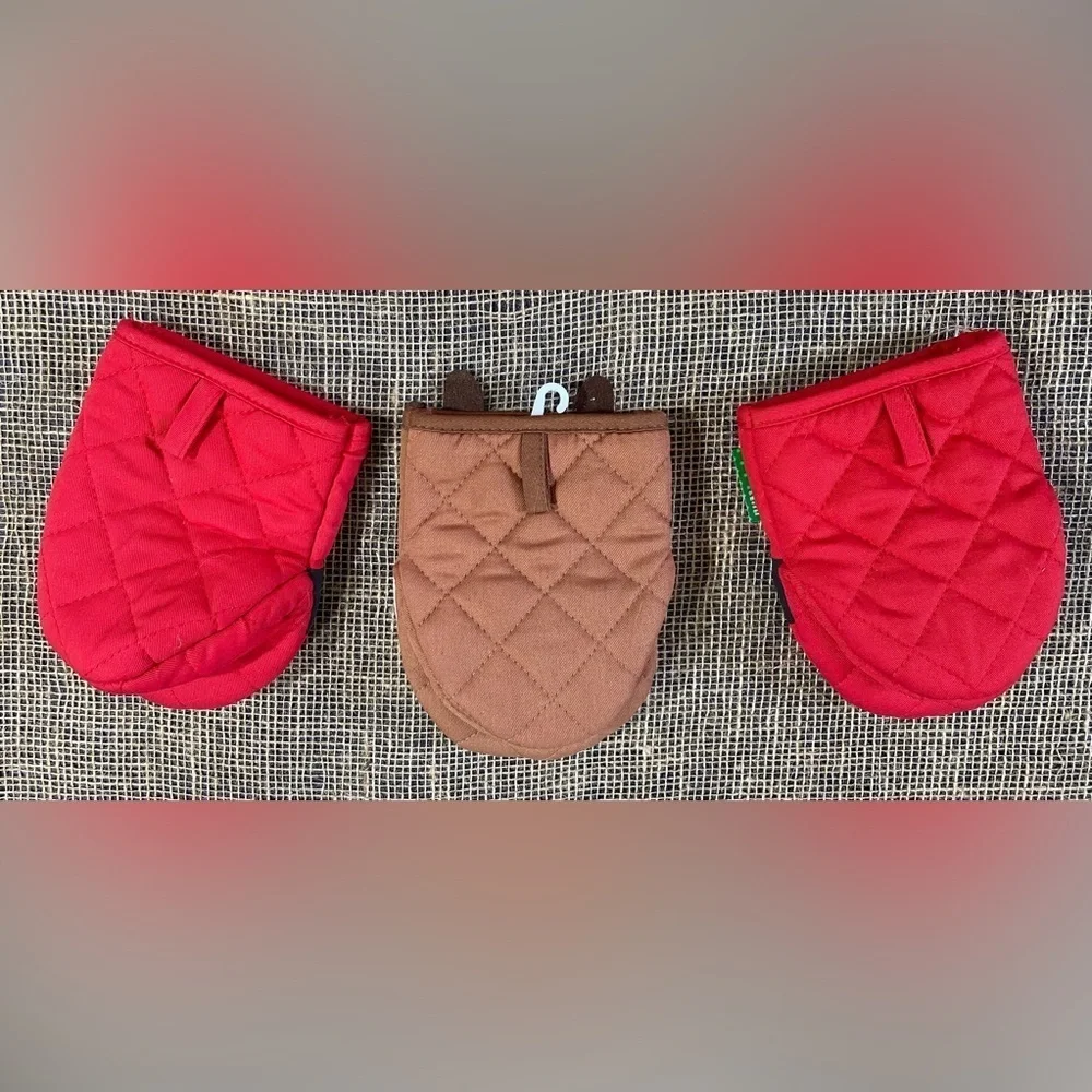 Sleigh Bell Bistro Mini Oven Mitts, 2 Santa & 1 Reindeer, 5.5”X7.5” Set of 3